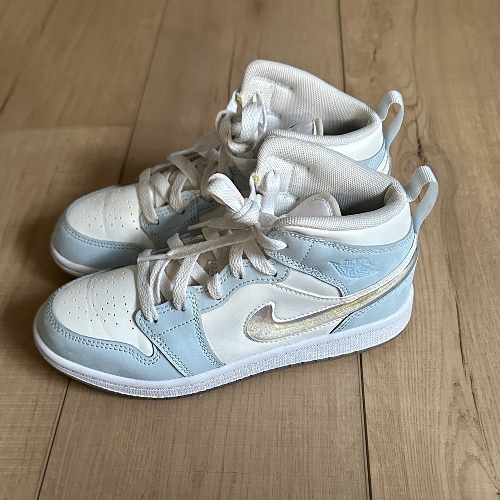 Girls Jordan Mid Glitter Swoosh blue/white Shoe Sz 2